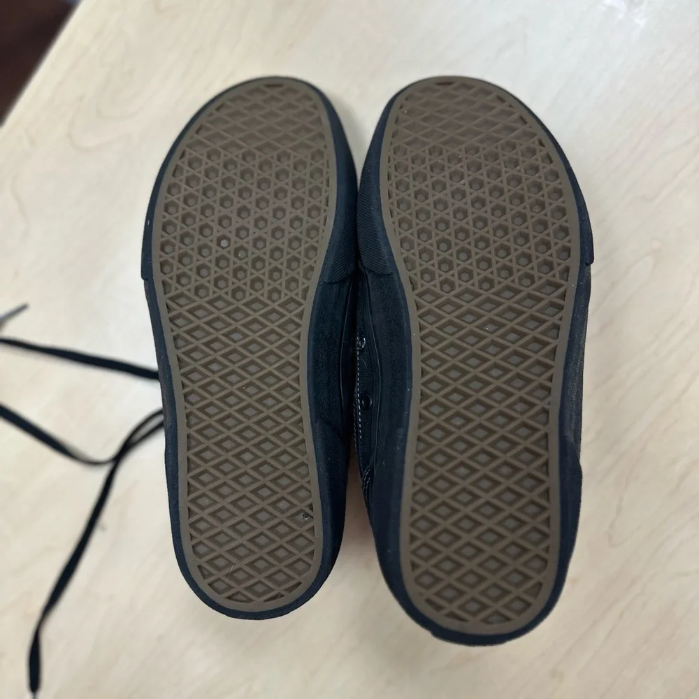 Vans Men's Black Low-Top Canvas Sneakers with White Stitching - Picture 5 of 5
